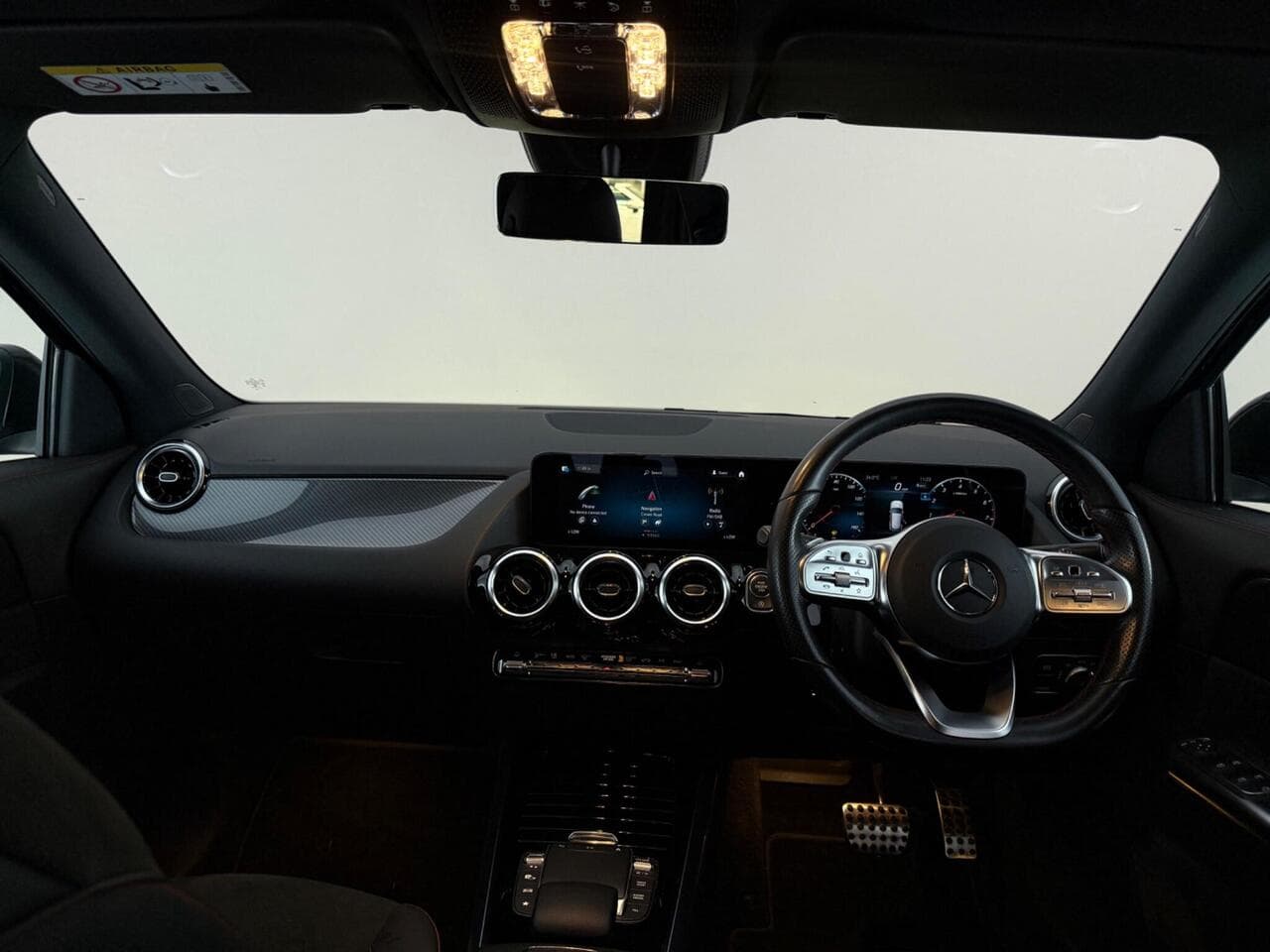 Mercedes-Benz GLA thumbnail Interior Front