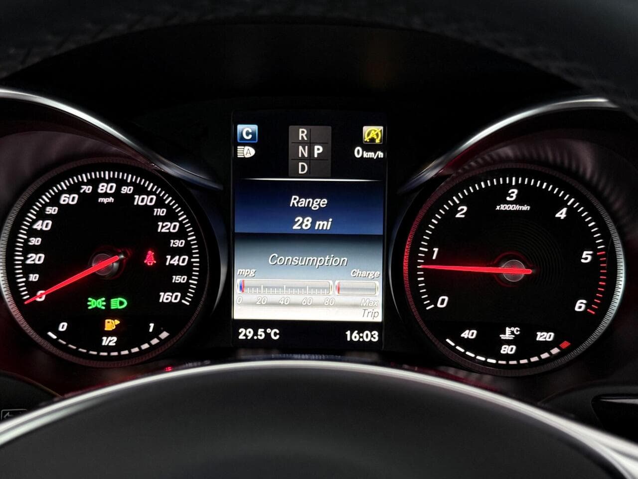Mercedes-Benz C Class thumbnail Driver Instruments