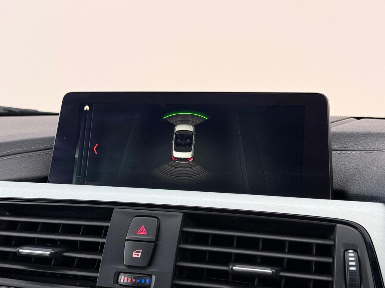 BMW 4 Series thumbnail Infotainment System