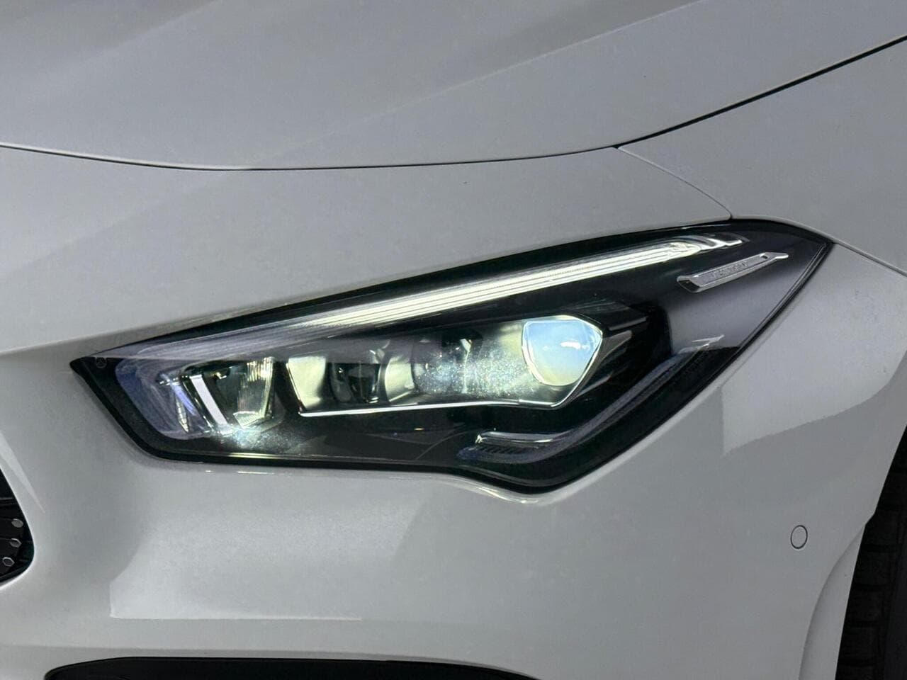 Mercedes-Benz CLA thumbnail Lights Front