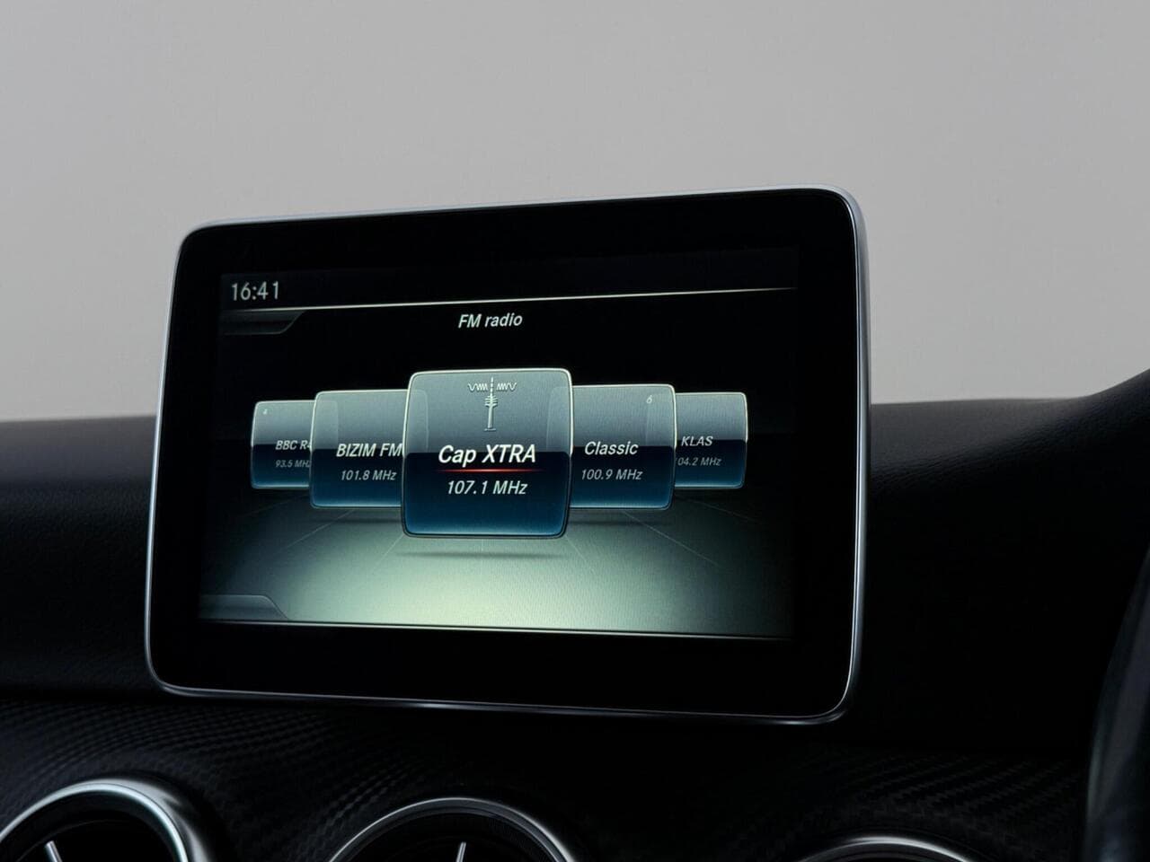 Mercedes-Benz A Class thumbnail Infotainment System