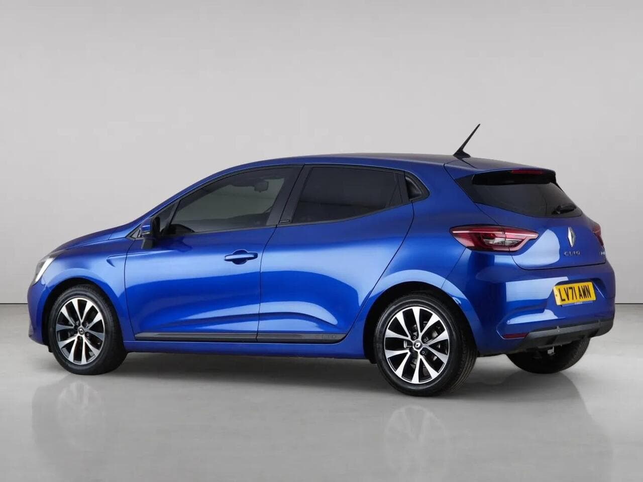 Renault Clio thumbnail Side Left