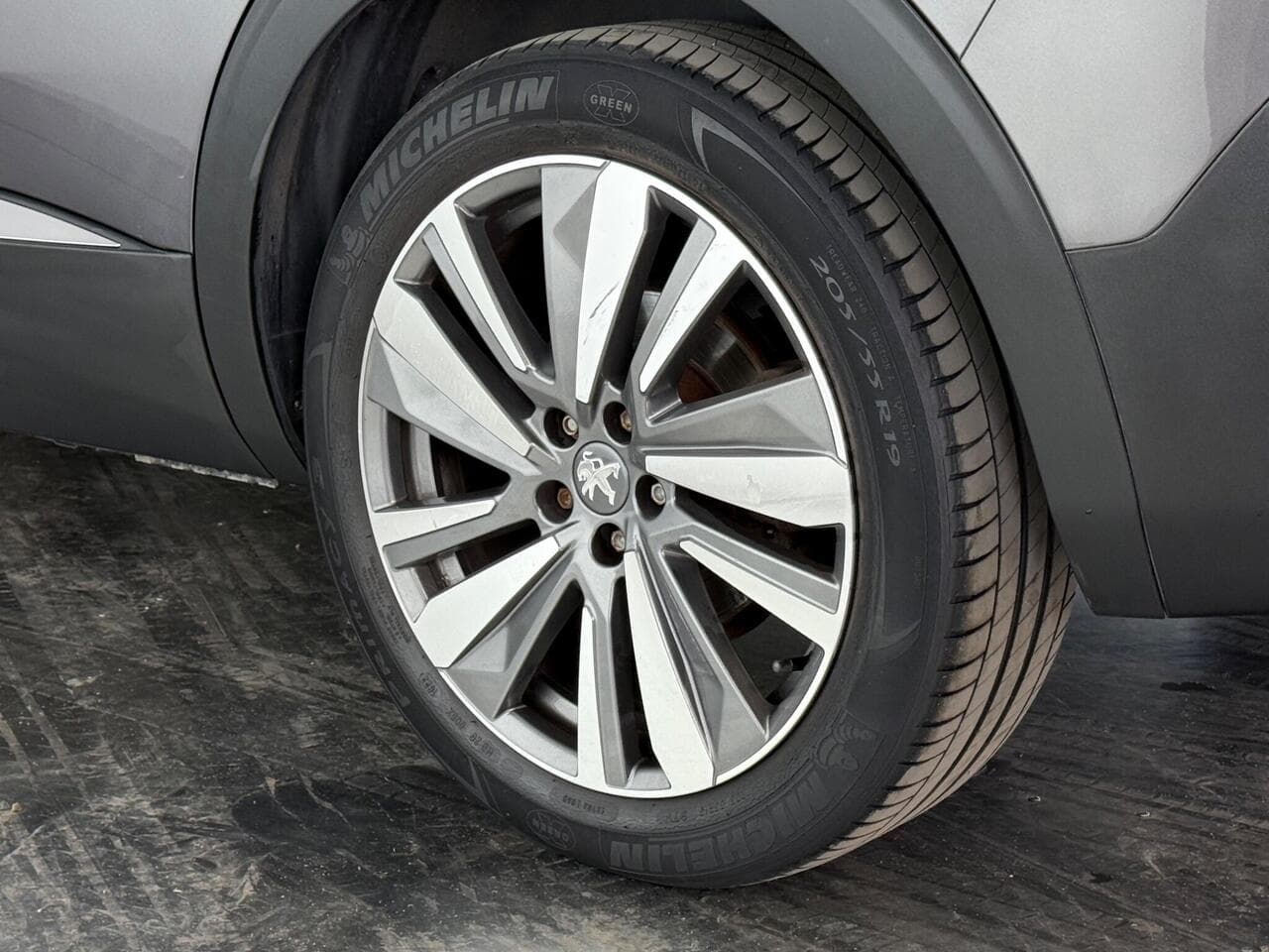 Peugeot 5008 thumbnail Wheel