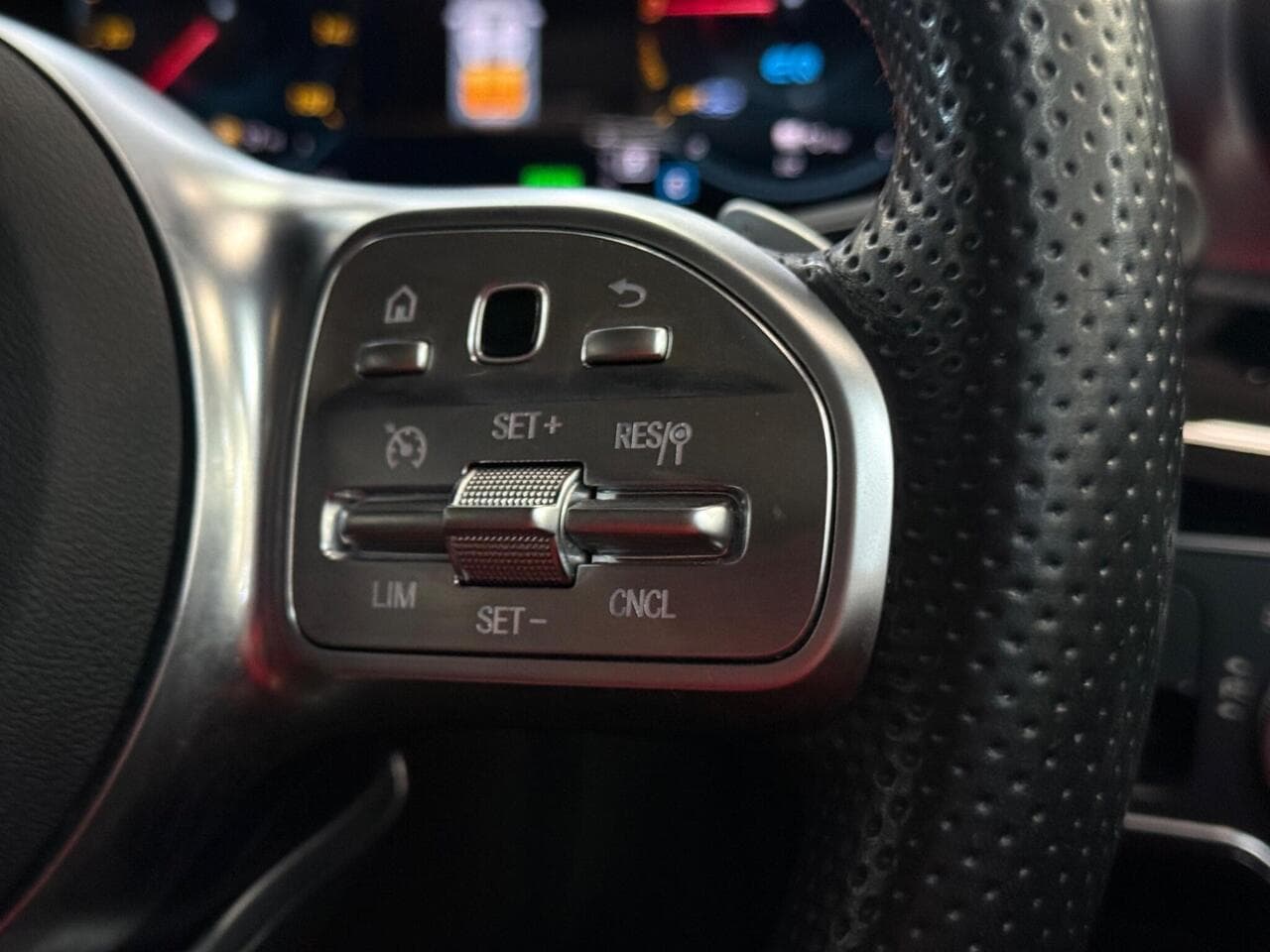 Mercedes-Benz A Class thumbnail Misc Controls