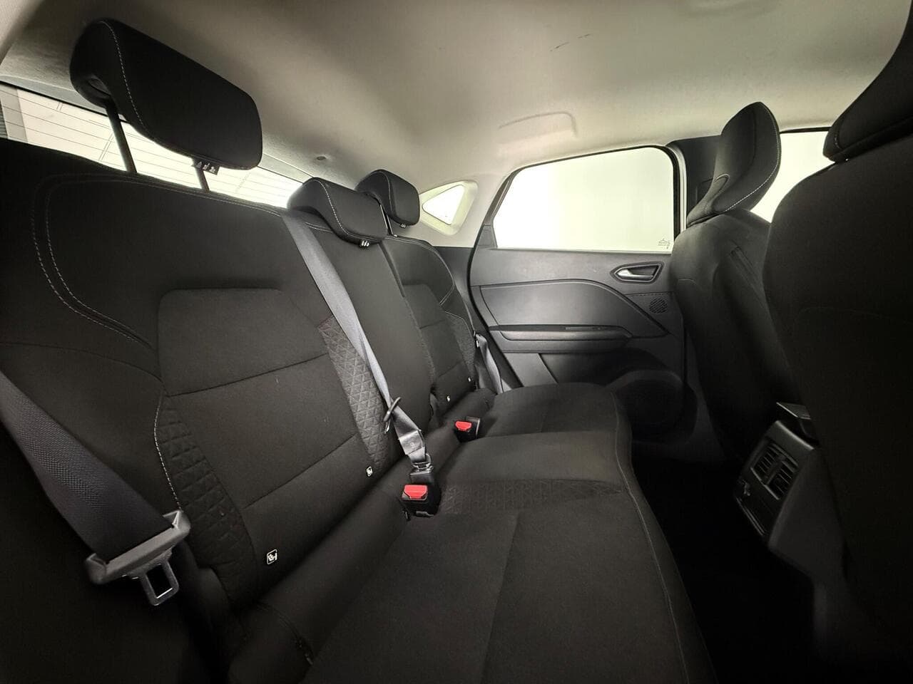 Renault Captur thumbnail Seats Rear