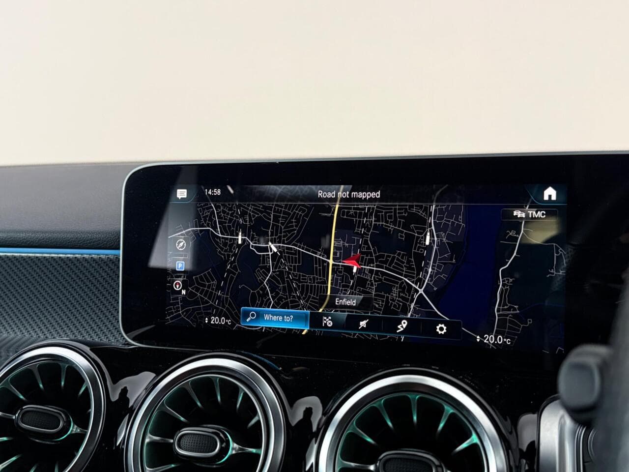 Mercedes-Benz GLB thumbnail Infotainment System