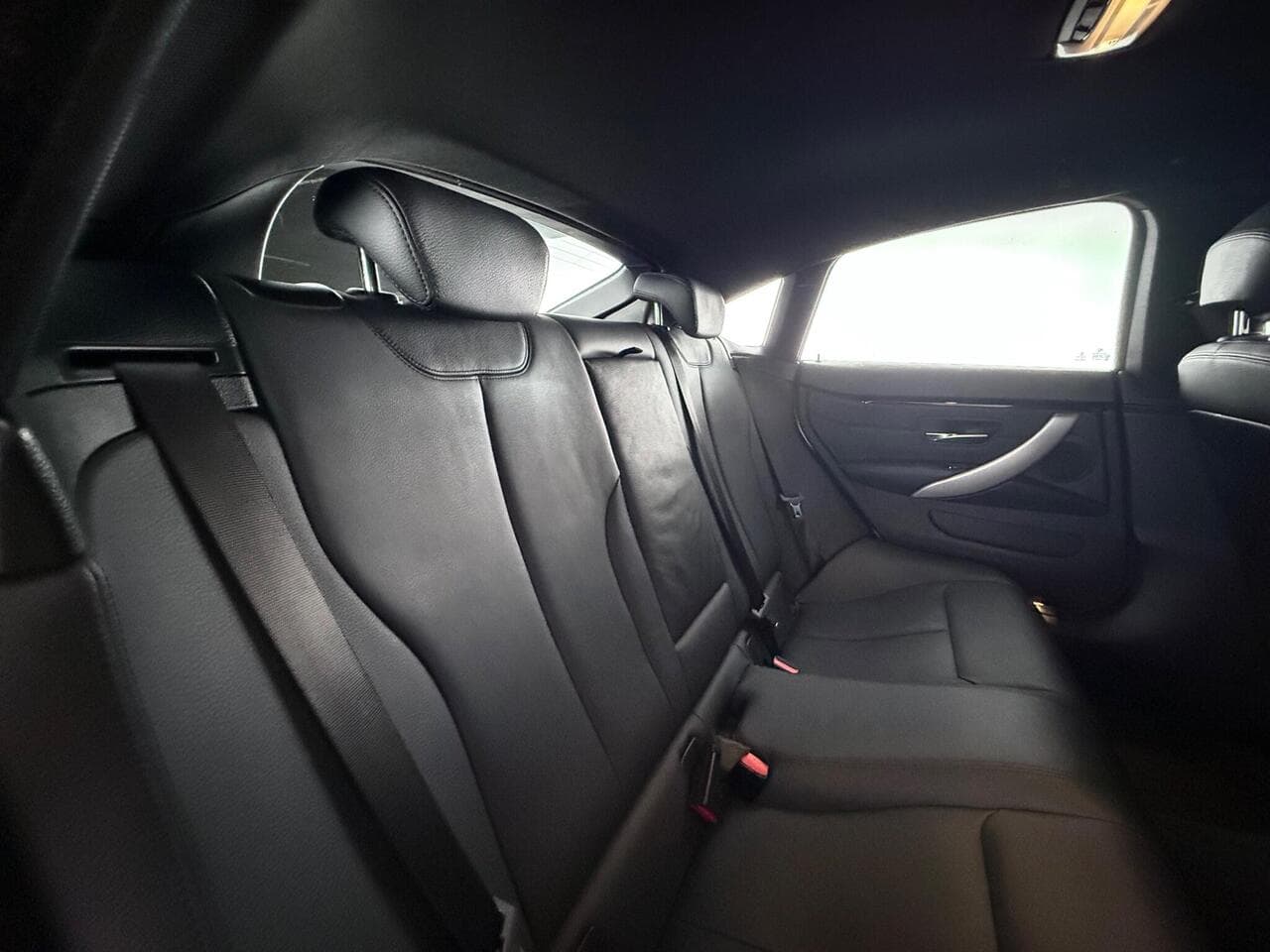 BMW 4 Series Gran Coupe thumbnail Seats Rear