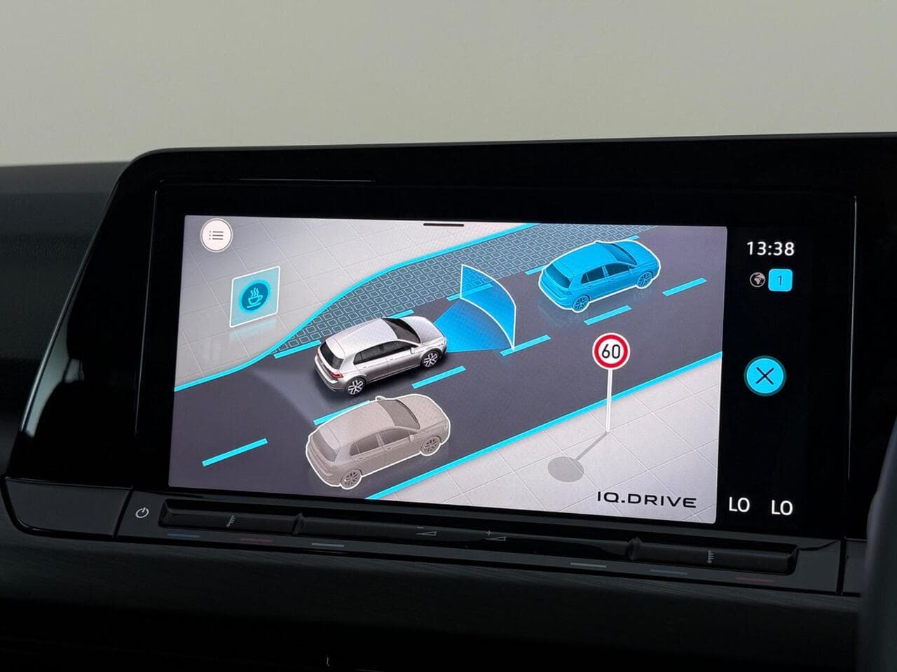 Volkswagen Golf thumbnail Infotainment System