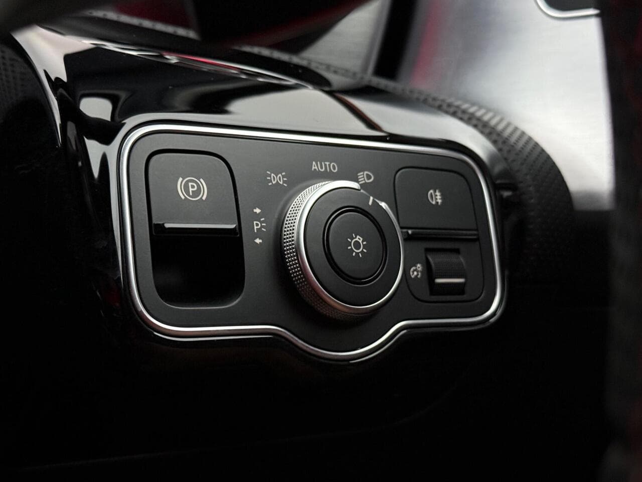 Mercedes-Benz A Class thumbnail Misc Controls