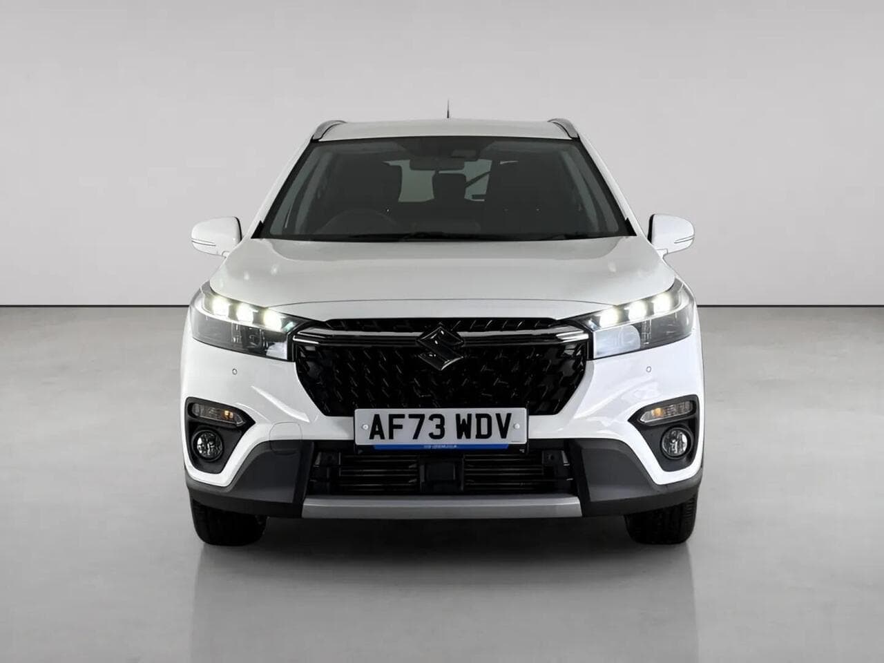 Suzuki S-Cross thumbnail Front