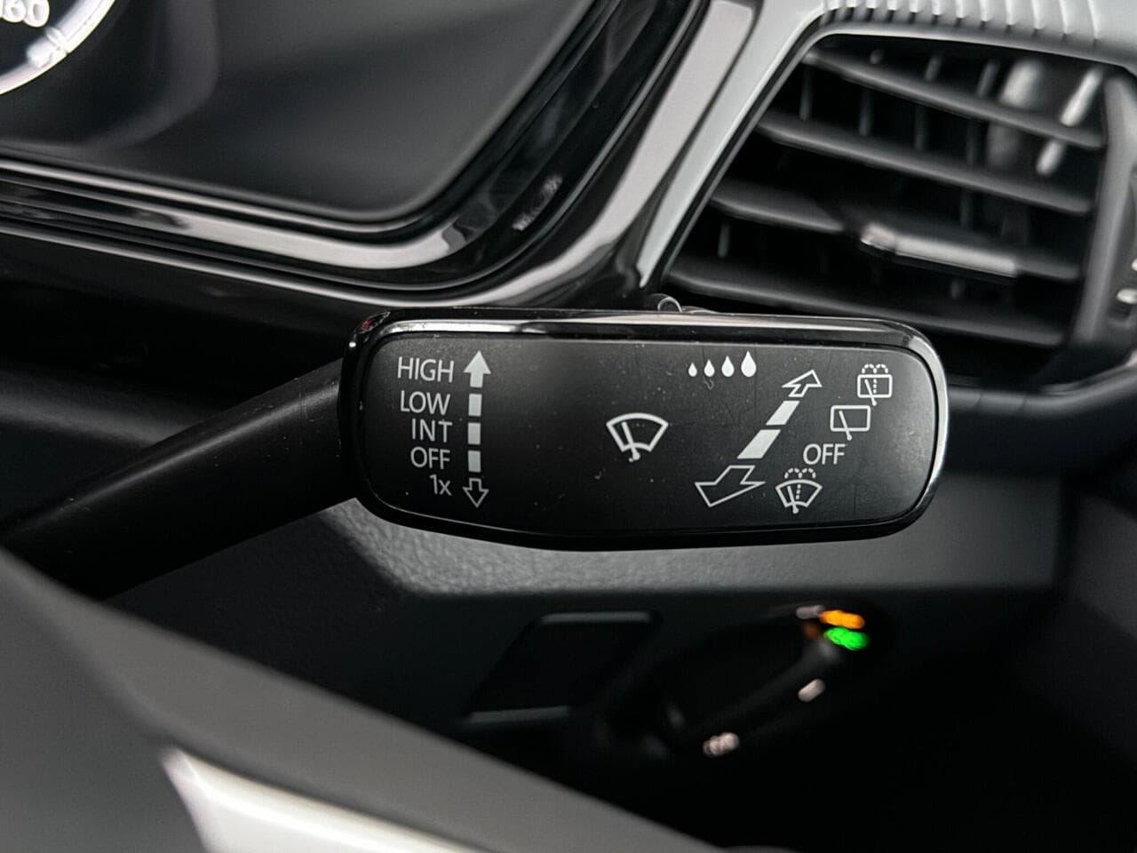 Volkswagen T-Cross thumbnail Misc Controls