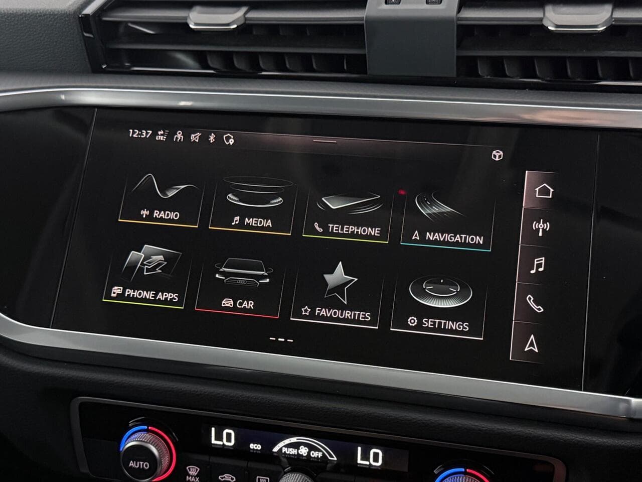 Audi Q3 thumbnail Infotainment System