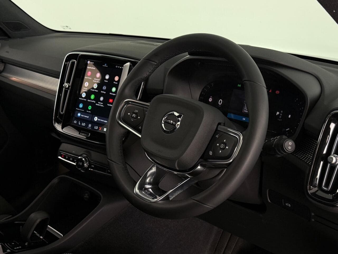 Volvo XC40 thumbnail Steering Wheel