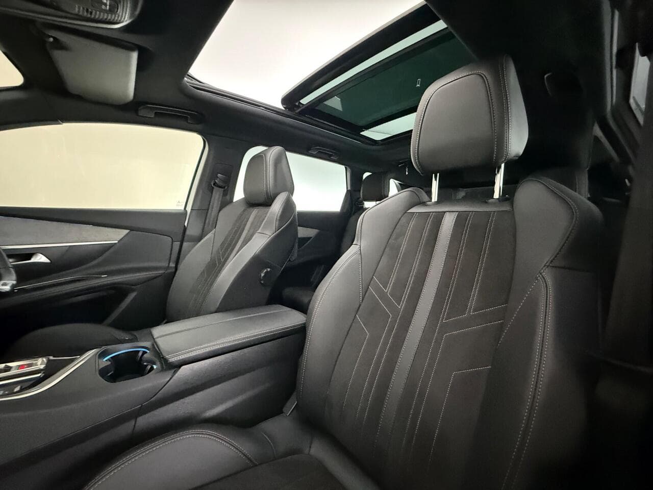 Peugeot 5008 thumbnail Seat Front Passenger
