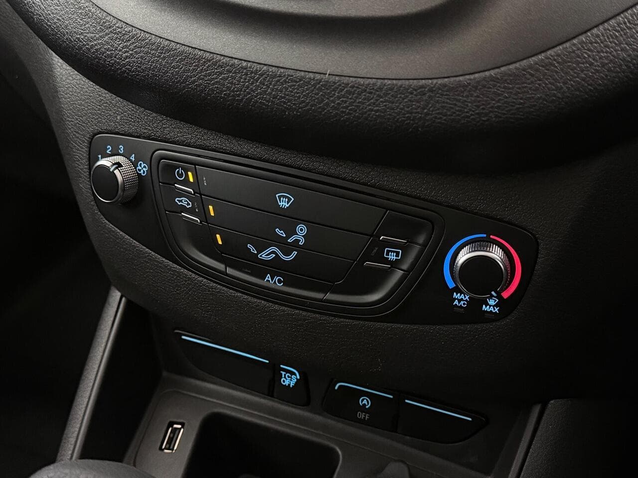 Ford Transit Courier thumbnail Misc Controls