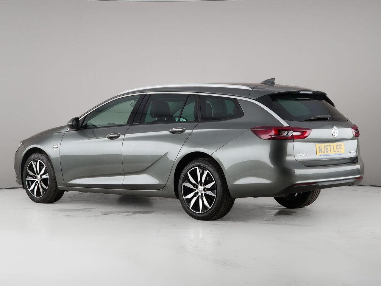 Vauxhall Insignia thumbnail Side Left