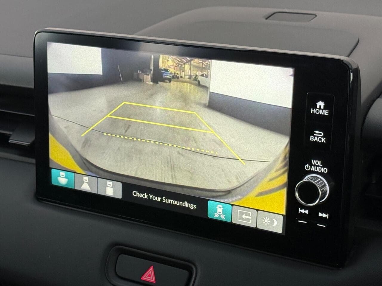 Honda HR-V thumbnail Infotainment System