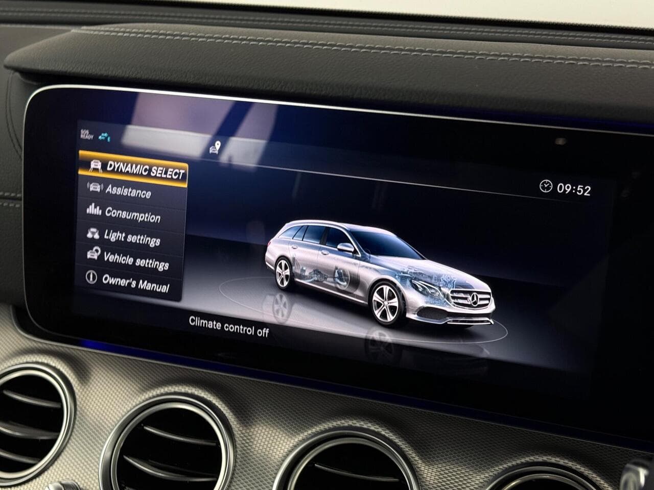 Mercedes-Benz E Class thumbnail Infotainment System