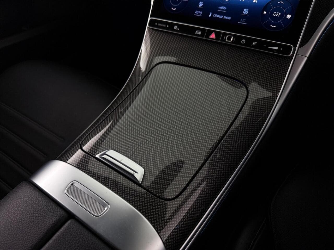Mercedes-Benz C Class thumbnail Interior Front