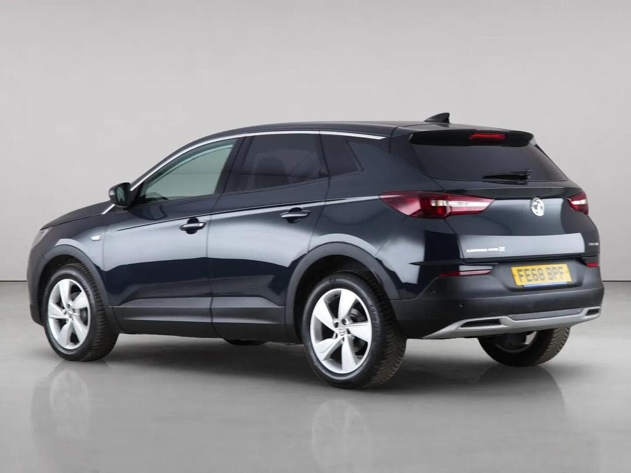 Vauxhall Grandland X thumbnail Rear Left