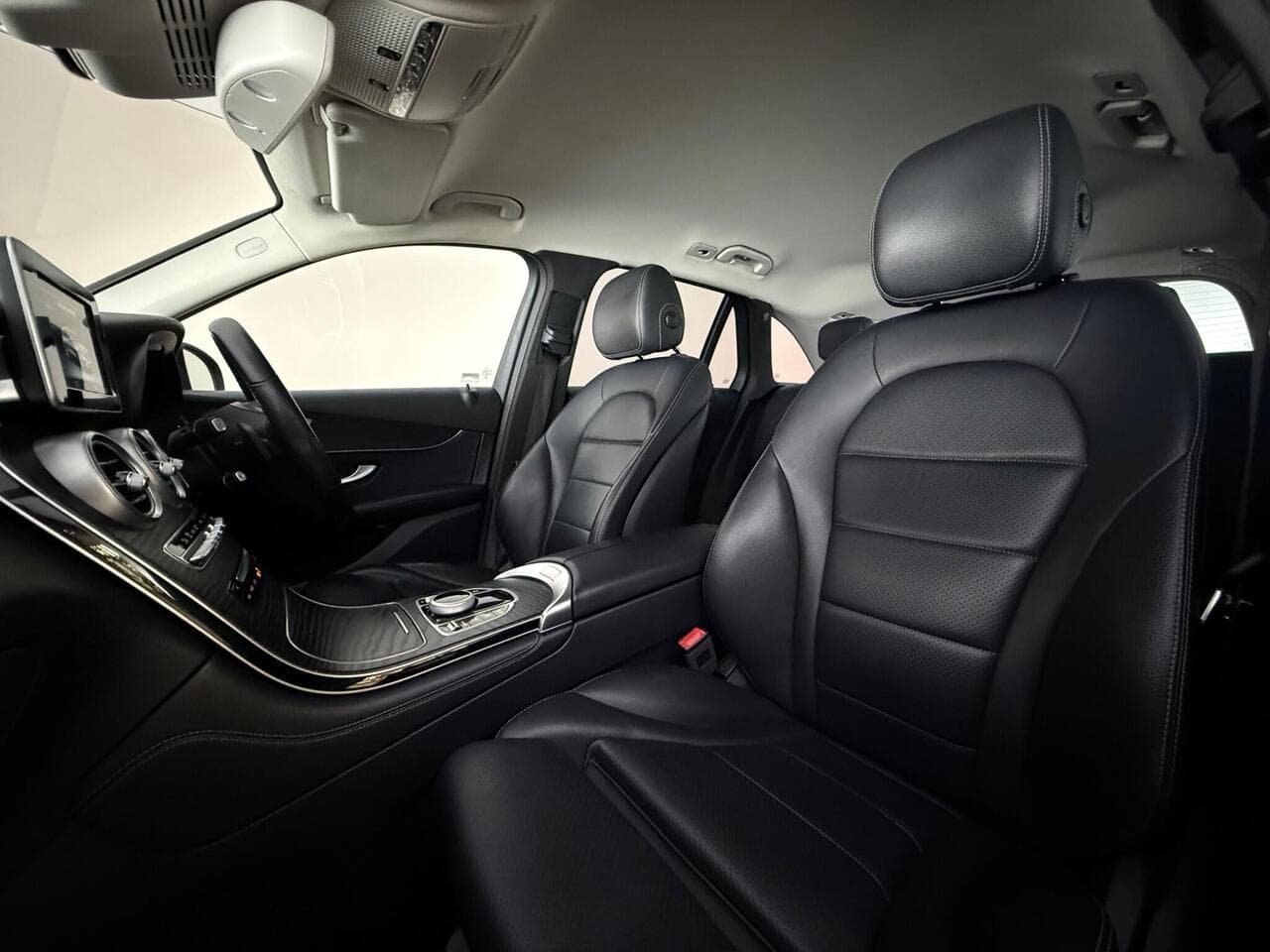 Mercedes-Benz GLC thumbnail Seat Front Passenger