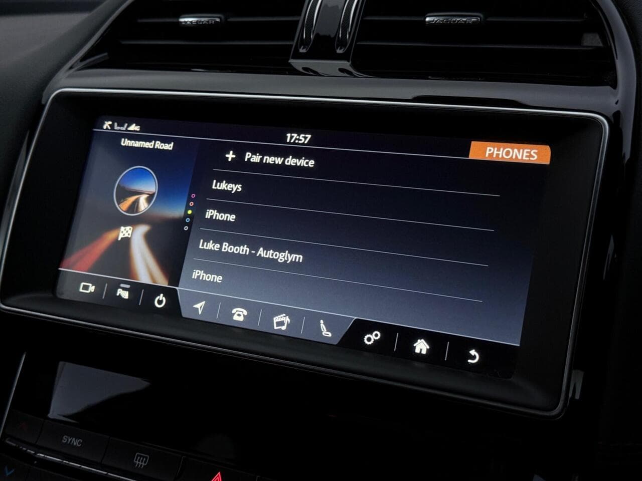 Jaguar XE thumbnail Infotainment System