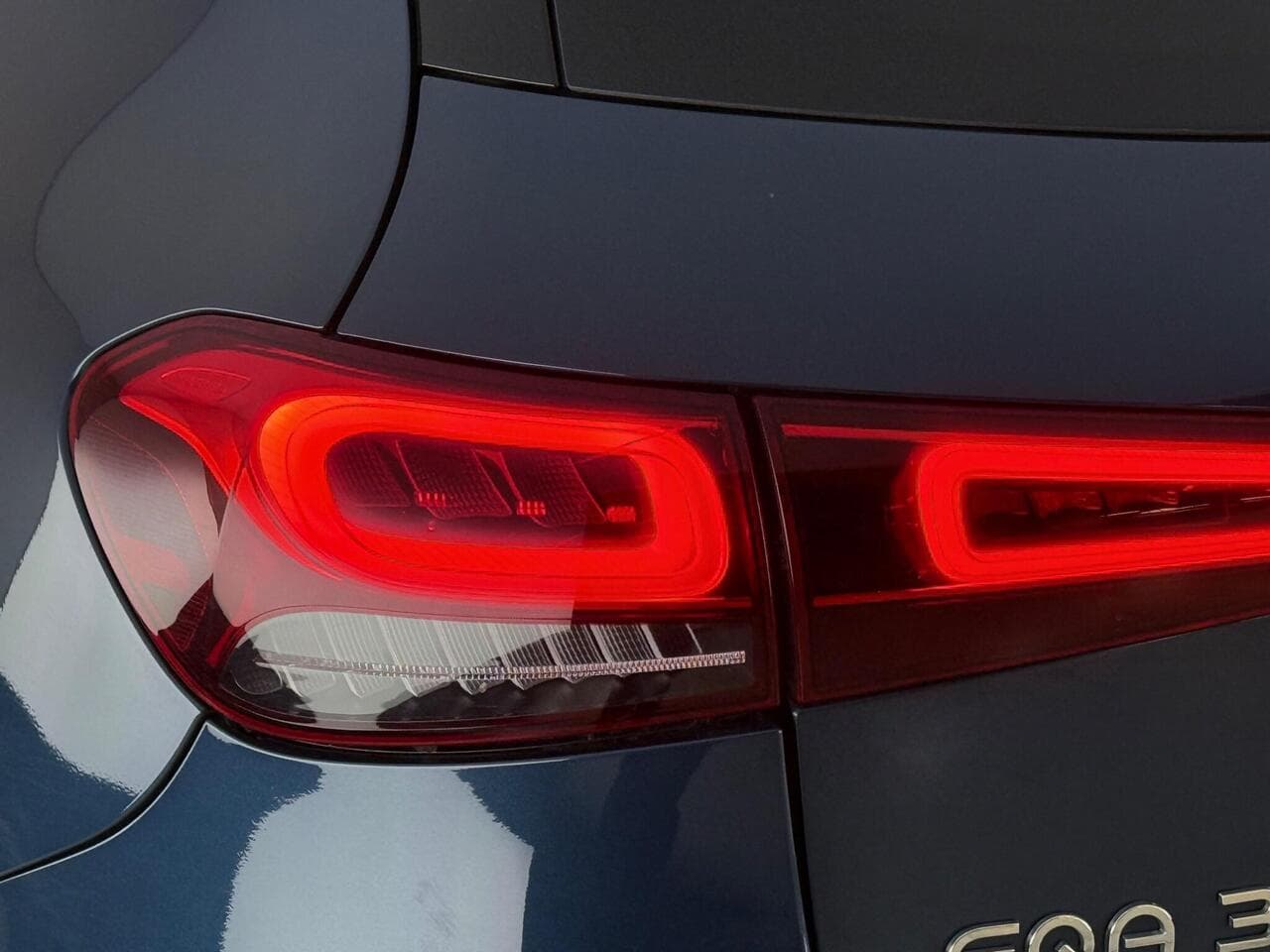 Mercedes-Benz EQA thumbnail Lights Rear