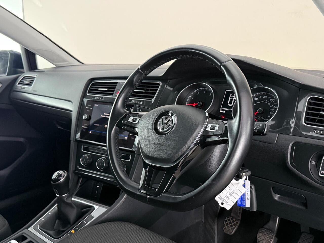 Volkswagen Golf thumbnail Interior Front