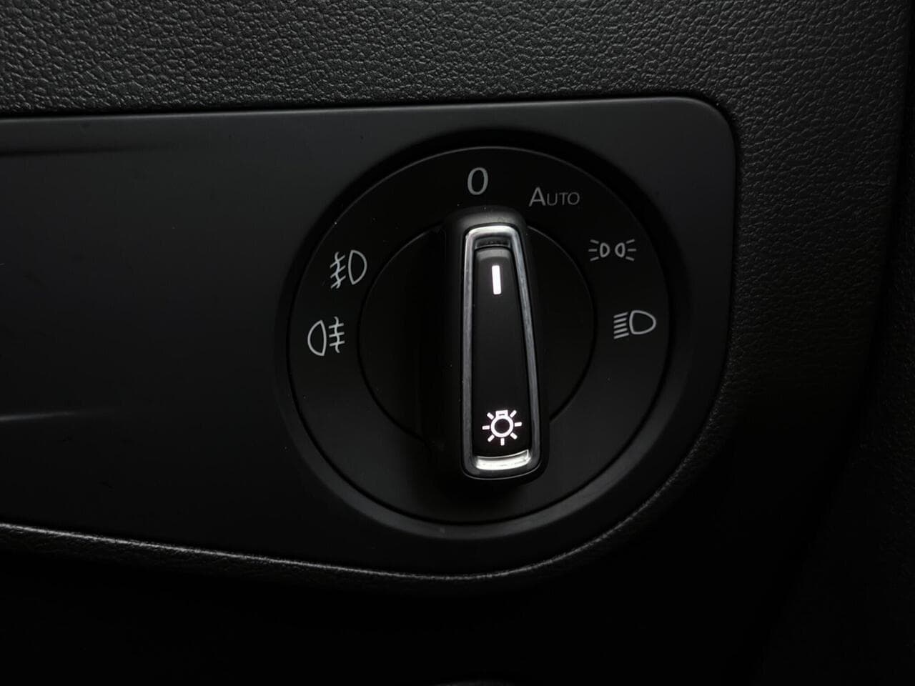 Volkswagen Tiguan thumbnail Misc Controls