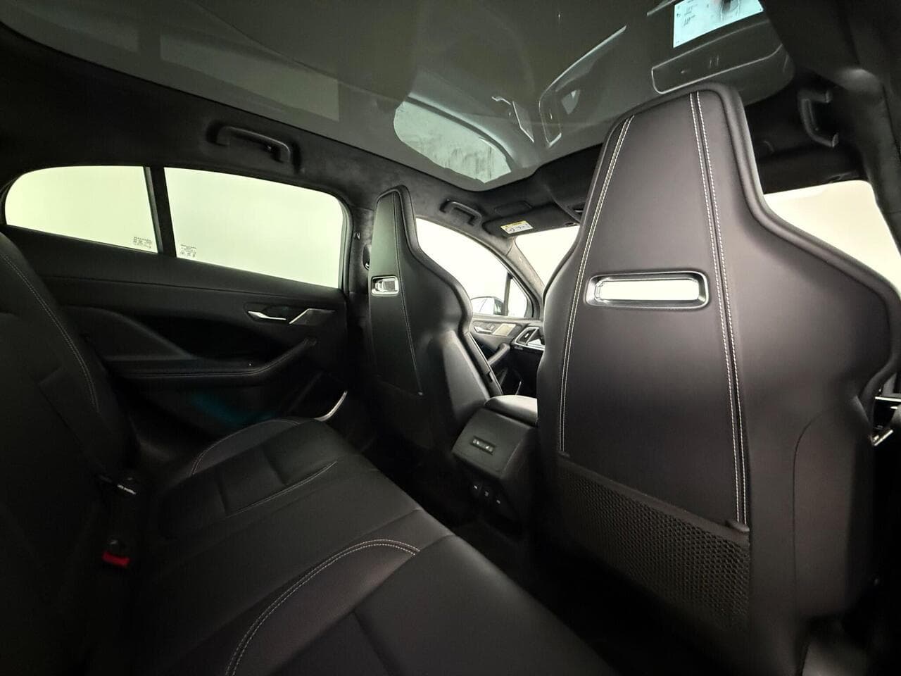 Jaguar I-PACE thumbnail Seats Rear