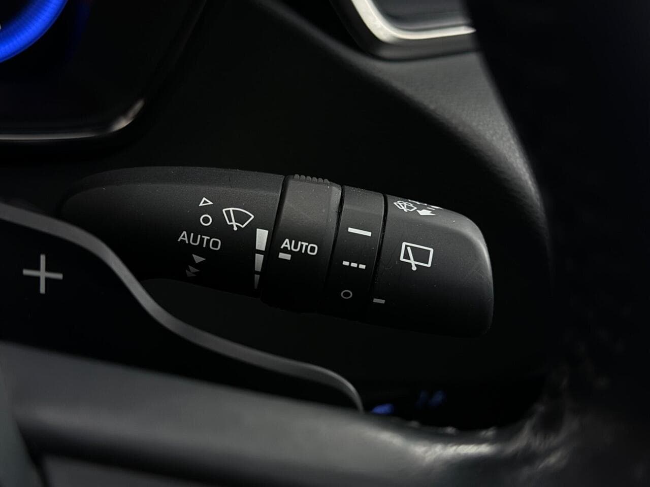 Toyota Corolla thumbnail Misc Controls