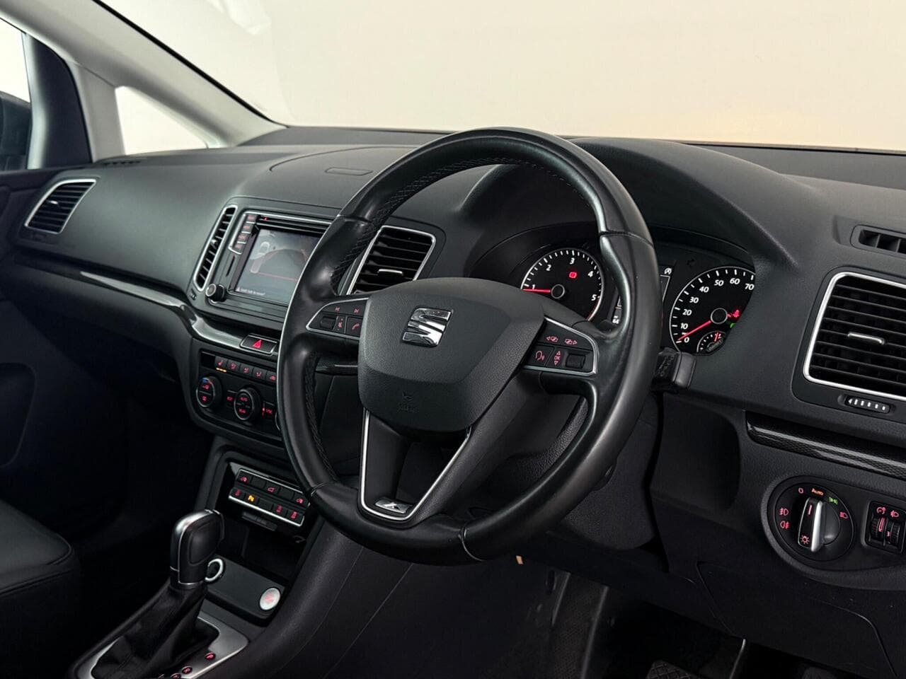 SEAT Alhambra thumbnail Interior Front
