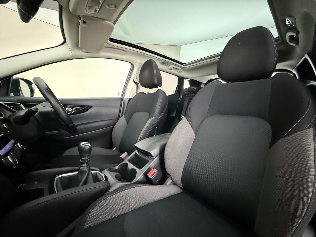 Nissan Qashqai thumbnail Seat Front Passenger