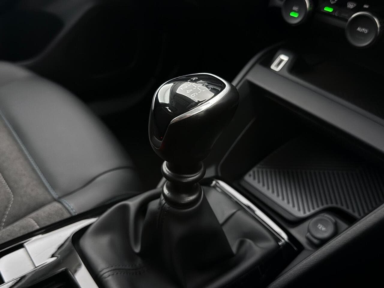 Citroen C4 thumbnail Interior Front