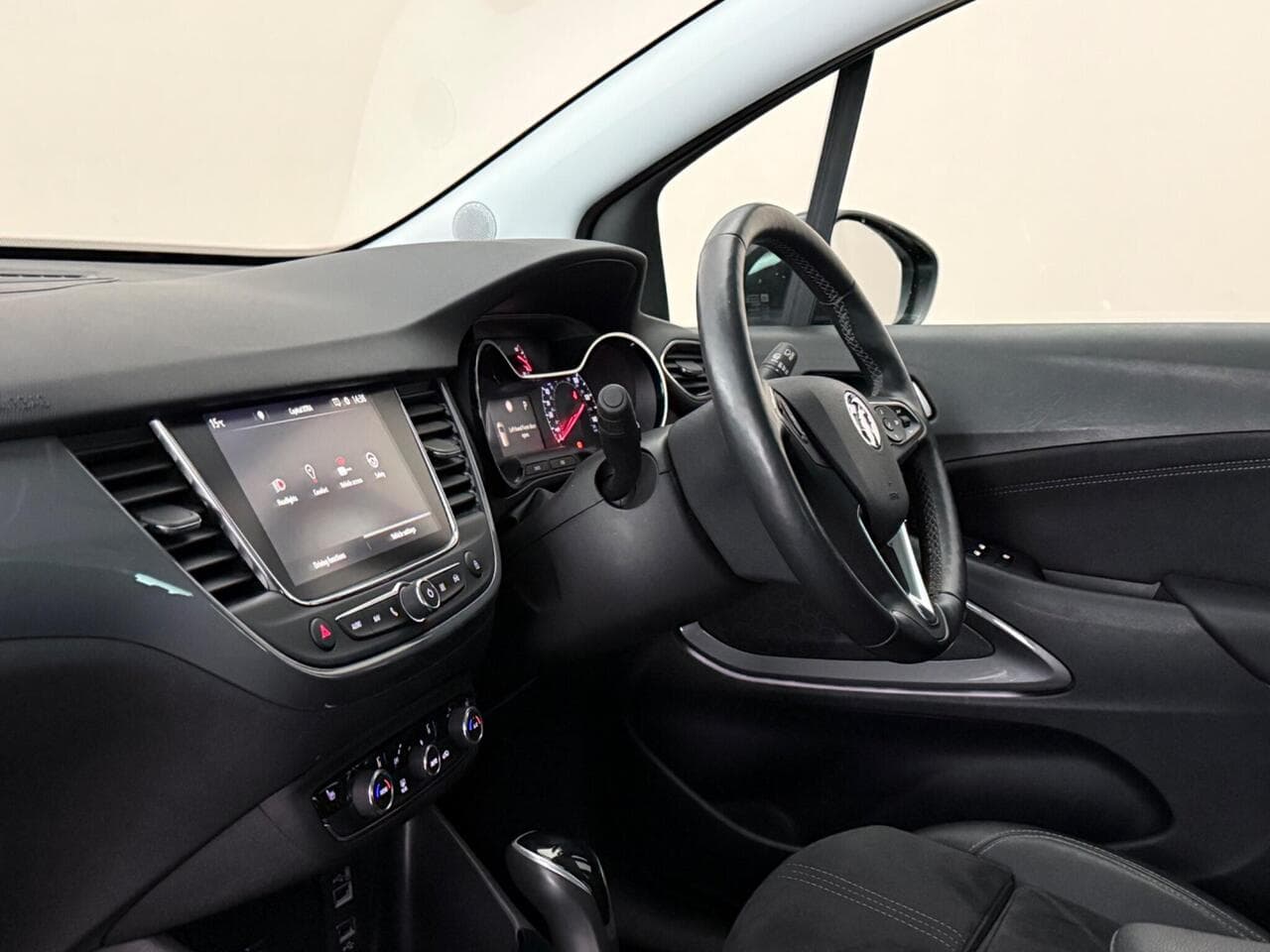 Vauxhall Crossland thumbnail Interior Front