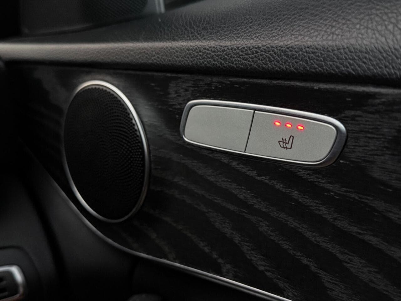 Mercedes-Benz C Class thumbnail Misc Controls