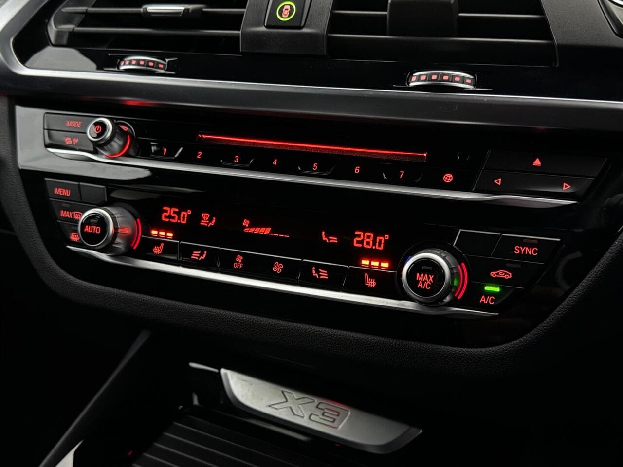 BMW X3 thumbnail Infotainment System
