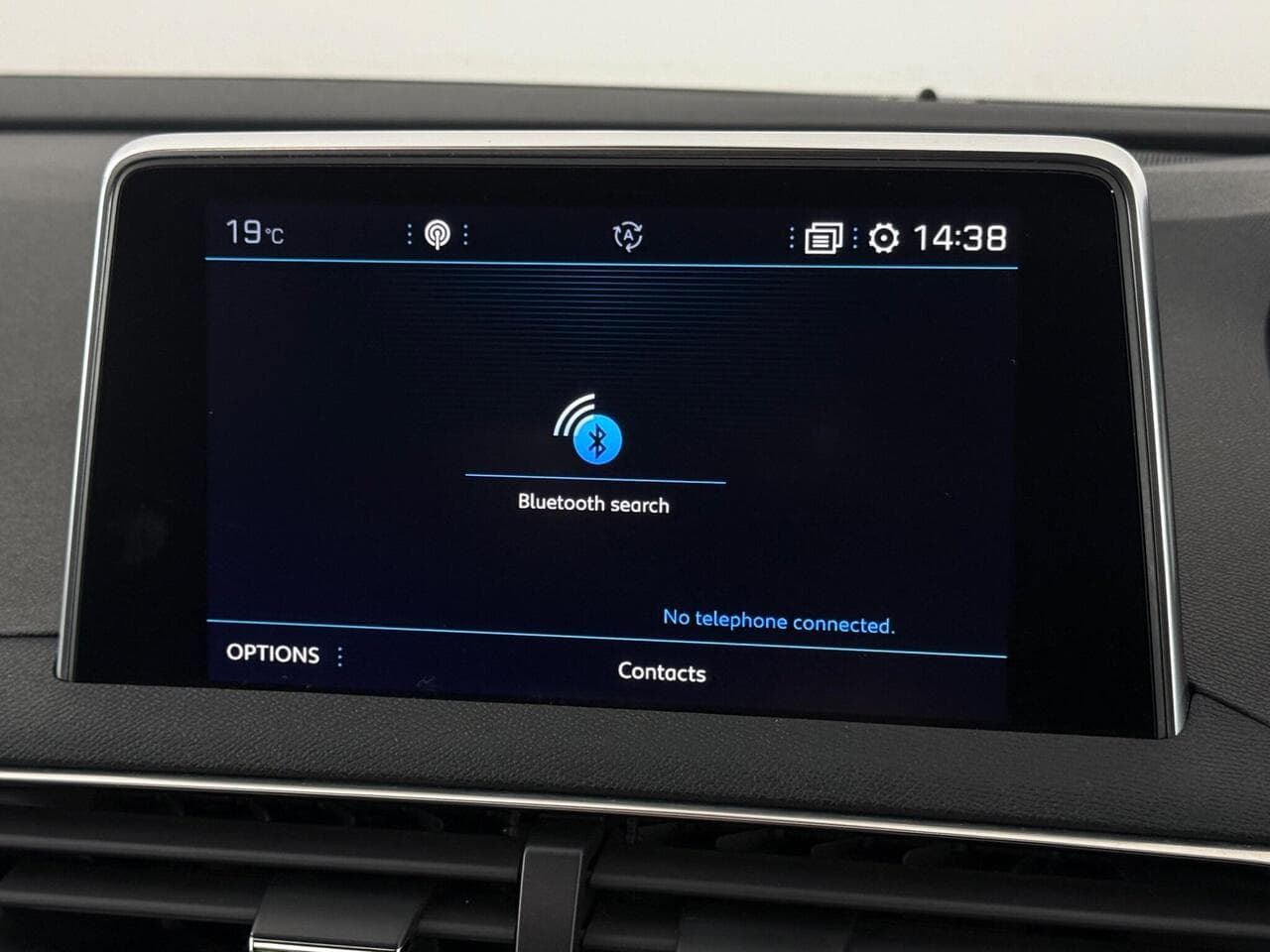 Peugeot 3008 thumbnail Infotainment System