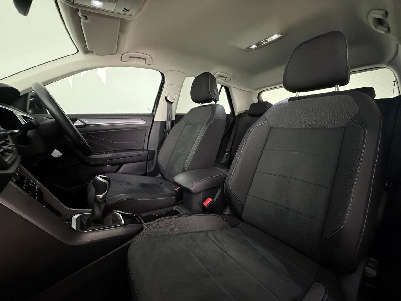 Volkswagen T-Roc thumbnail Seat Front Passenger