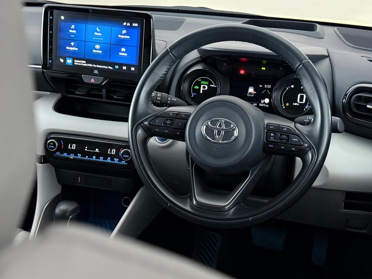 Toyota Yaris thumbnail Steering Wheel