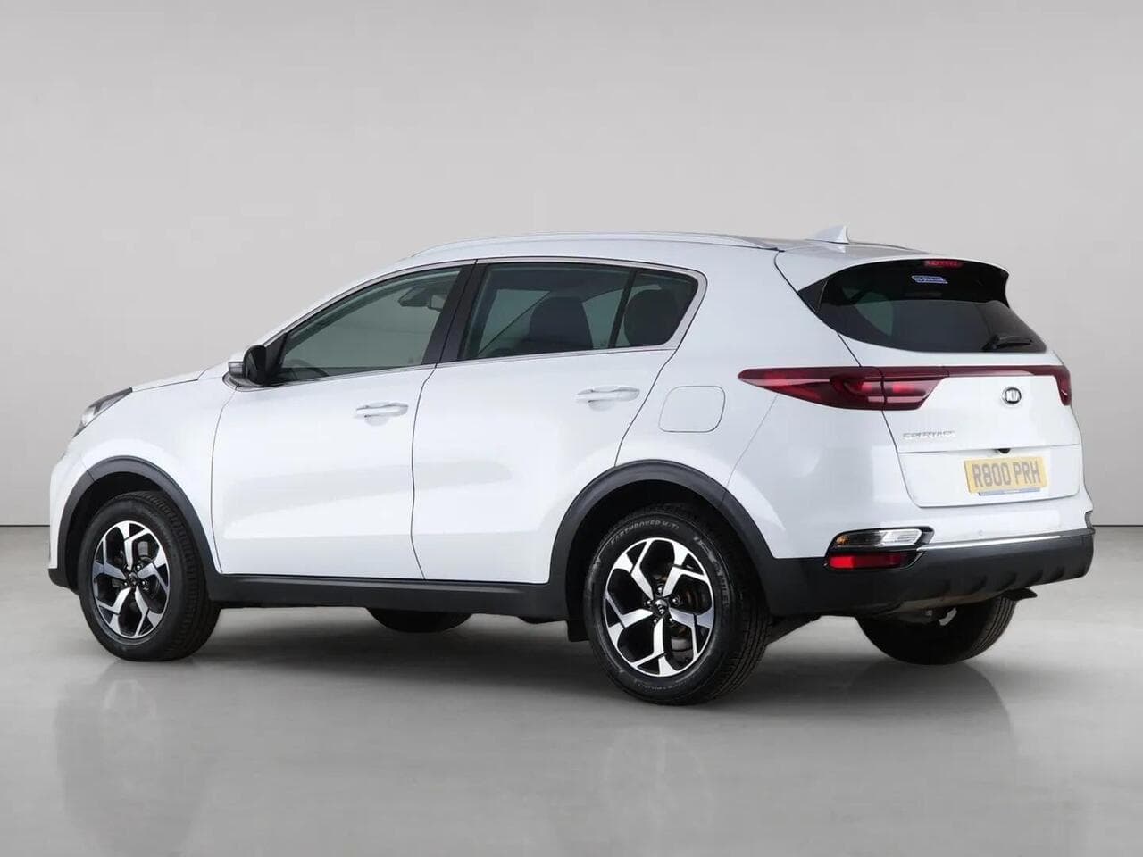 Kia Sportage thumbnail Rear Left