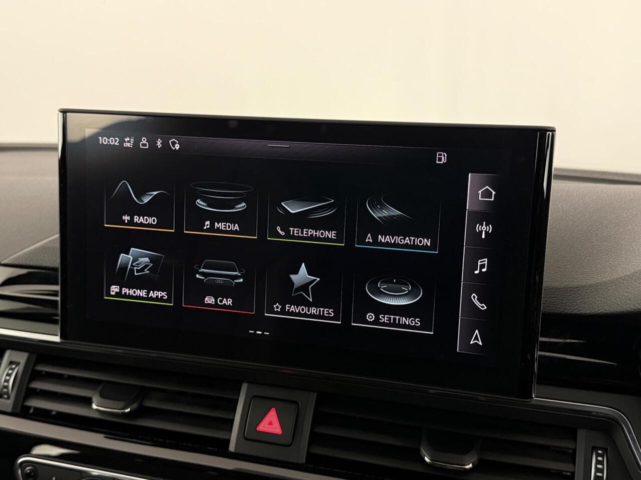 Audi A4 thumbnail Infotainment System