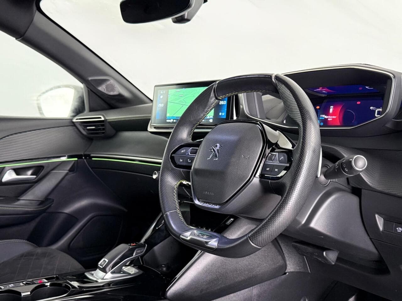 Peugeot 208 thumbnail Seat Driver