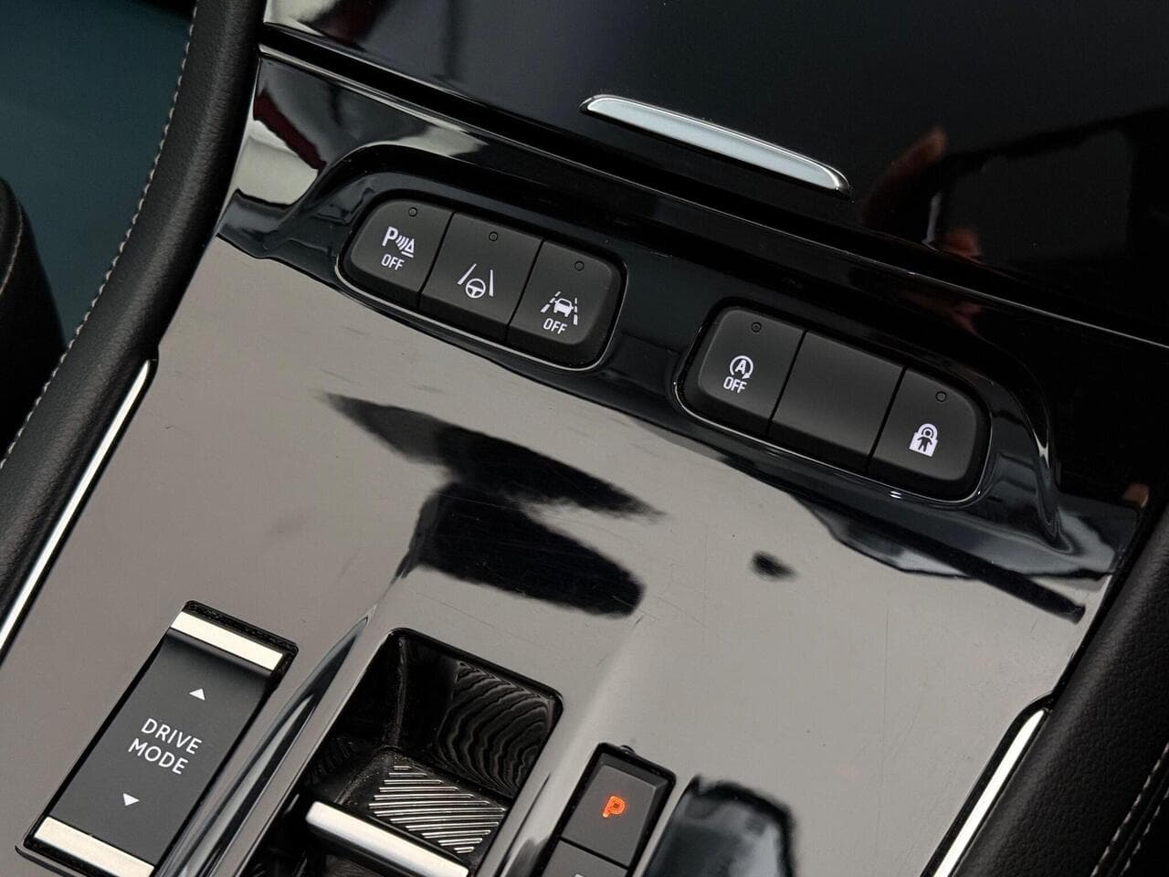 Vauxhall Grandland thumbnail Misc Controls
