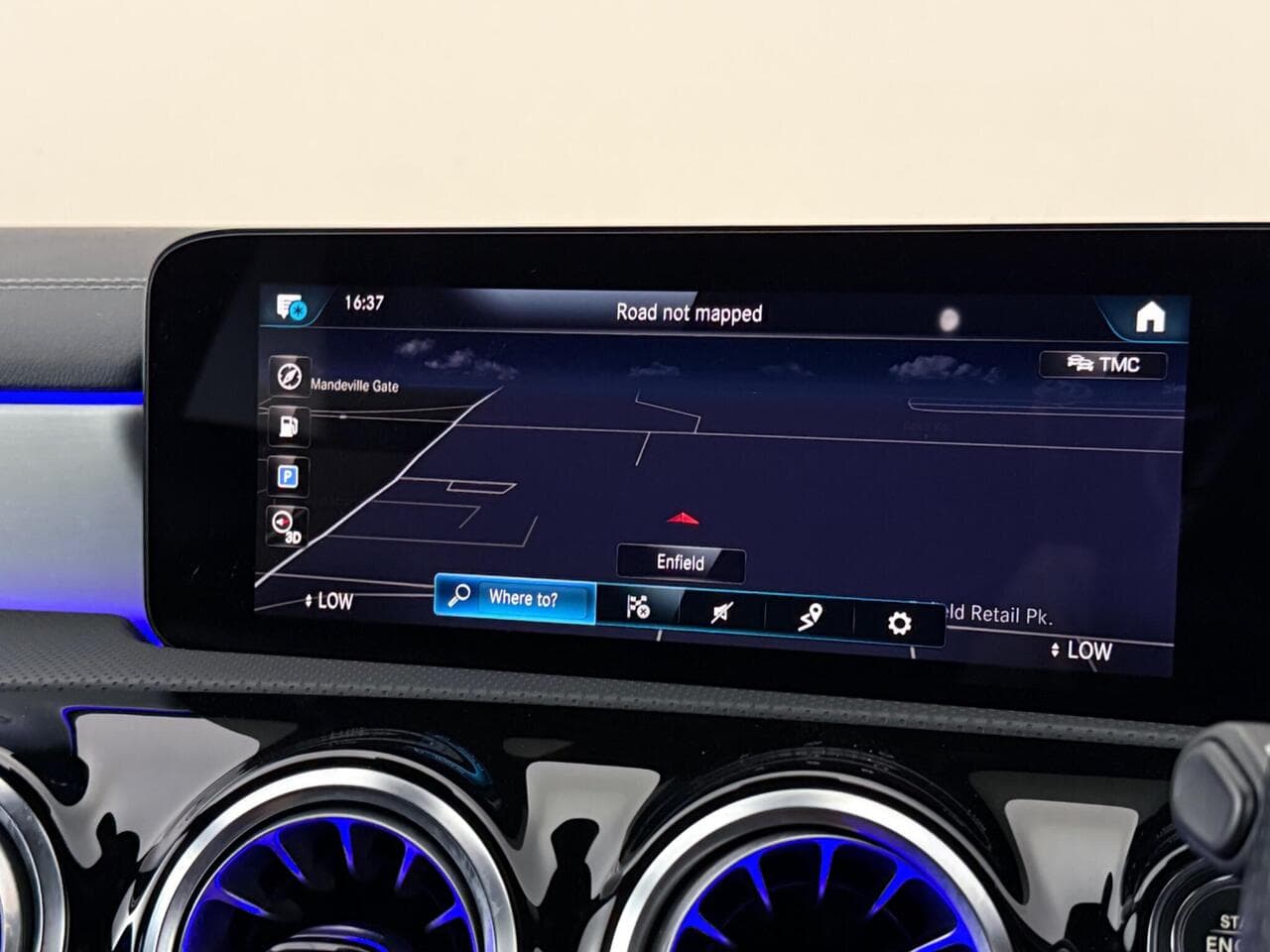 Mercedes-Benz CLA thumbnail Infotainment System