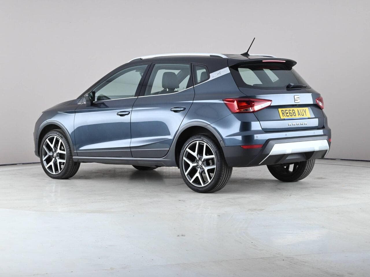 SEAT Arona thumbnail Rear Left