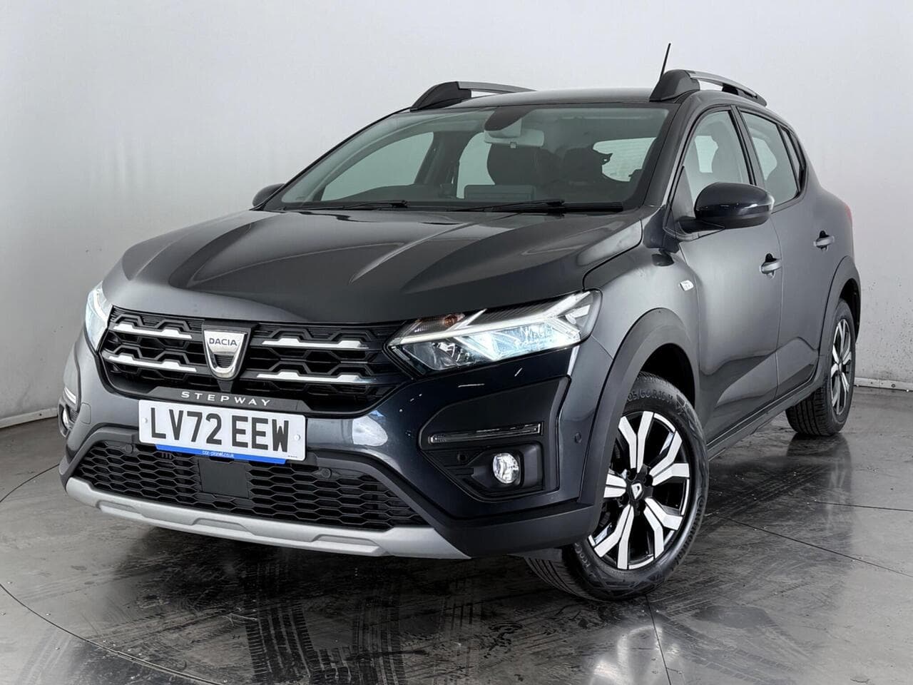 Dacia Sandero Stepway thumbnail Front Left