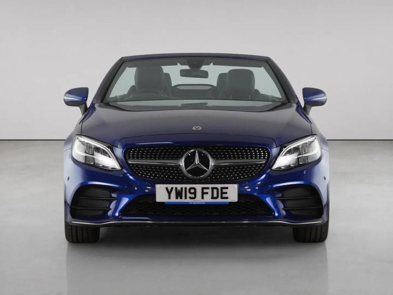 Mercedes-Benz C Class thumbnail Front
