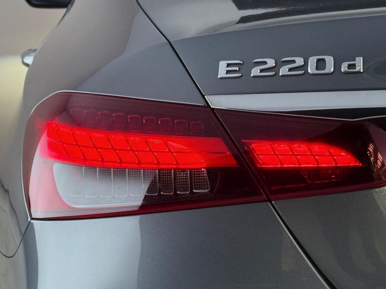 Mercedes-Benz E Class thumbnail Lights Rear