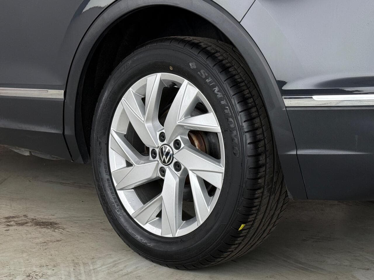 Volkswagen Tiguan thumbnail Wheel